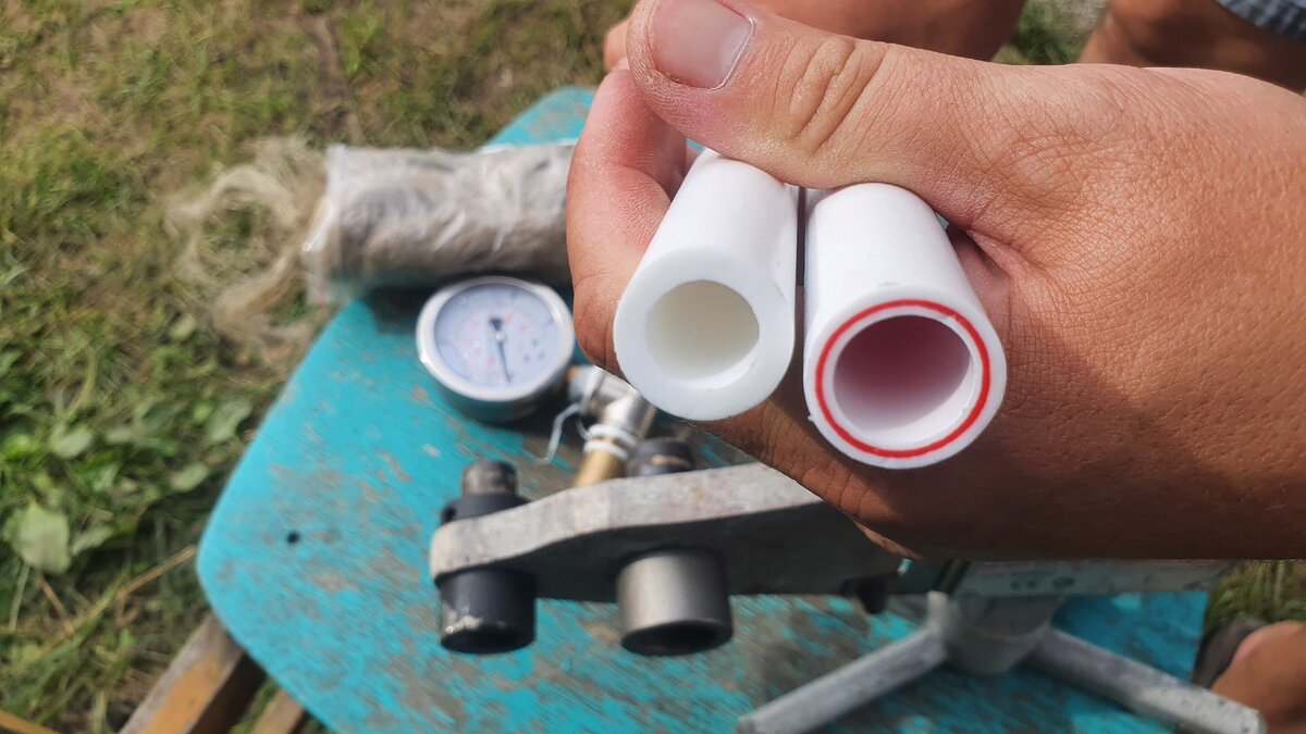 полипропиленовые трубы к батарее. греет ли полипропиленовая труба. неправильная спайка полипропиленовых труб. монтаж трубы полипропиленовой ф20. греет ли полипропиленовая труба.