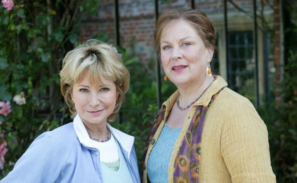 В главных ролях  Фелисити Кендал, Пэм Феррис.