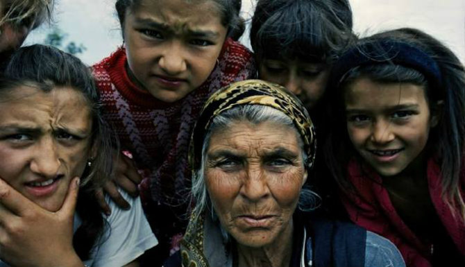 История цыган — история этнической группы общего индийского происхождения, говорящей на цыганском (и его разновидностях) языке, представители которой идентифицируют себя с цыганской диаспорой