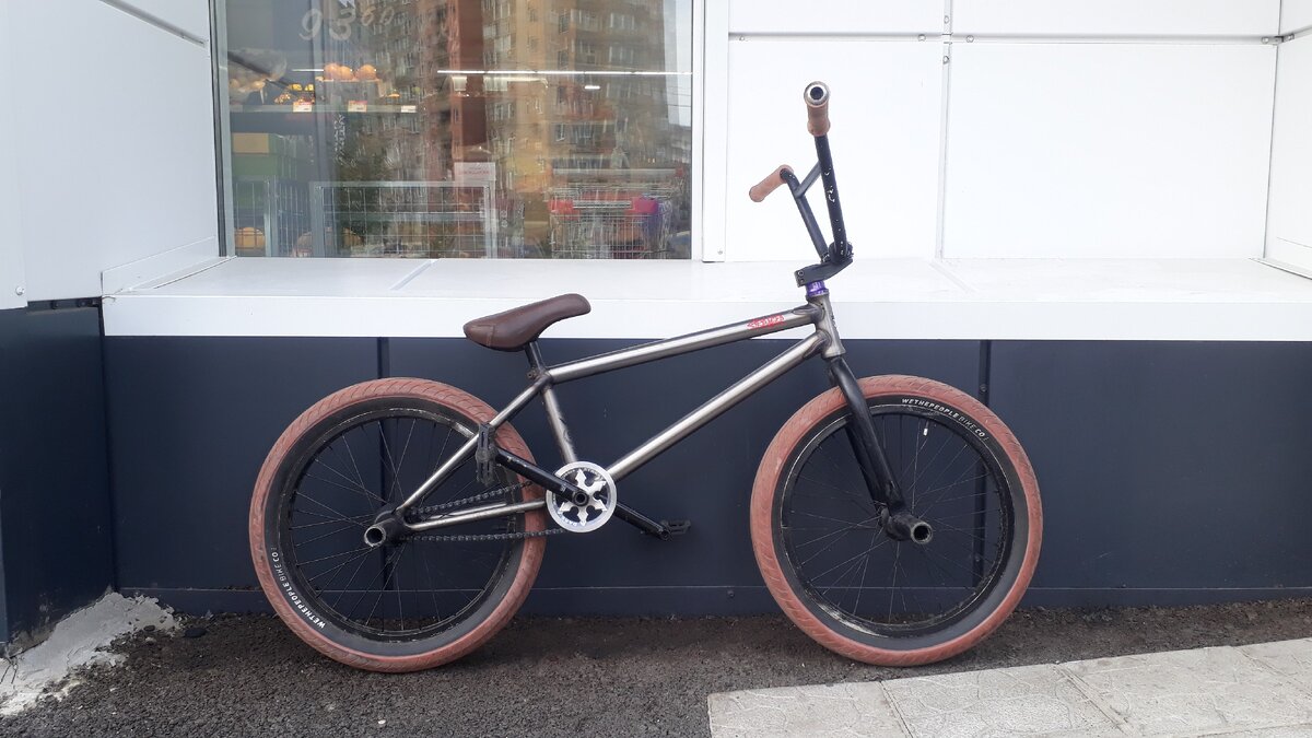 Так выглядел байк, когда сломались почти все детали. От старого байка остались только шатуны