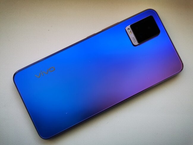 Смартфон до 30000 рублей с хорошей камерой. Смартфон vivo v17 селфи. Смартфон vivo v20 мини. Лучший смартфон 2021 до 30000. Топ телефонов до 30000 с хорошей камерой.