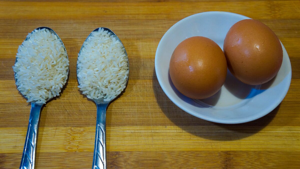 Ложка для риса. 2 столовые ложки риса. Дрожжи в ложке. Rice with spoon. 2 столовые ложки риса.