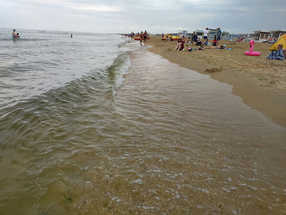 Тула море. Российский пляж. Очень грязное море. Загрязненное море. Черноморск грязное море.