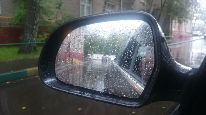 Мокрые стекла - это серьезная проблема. |Фото: drive2.ru.