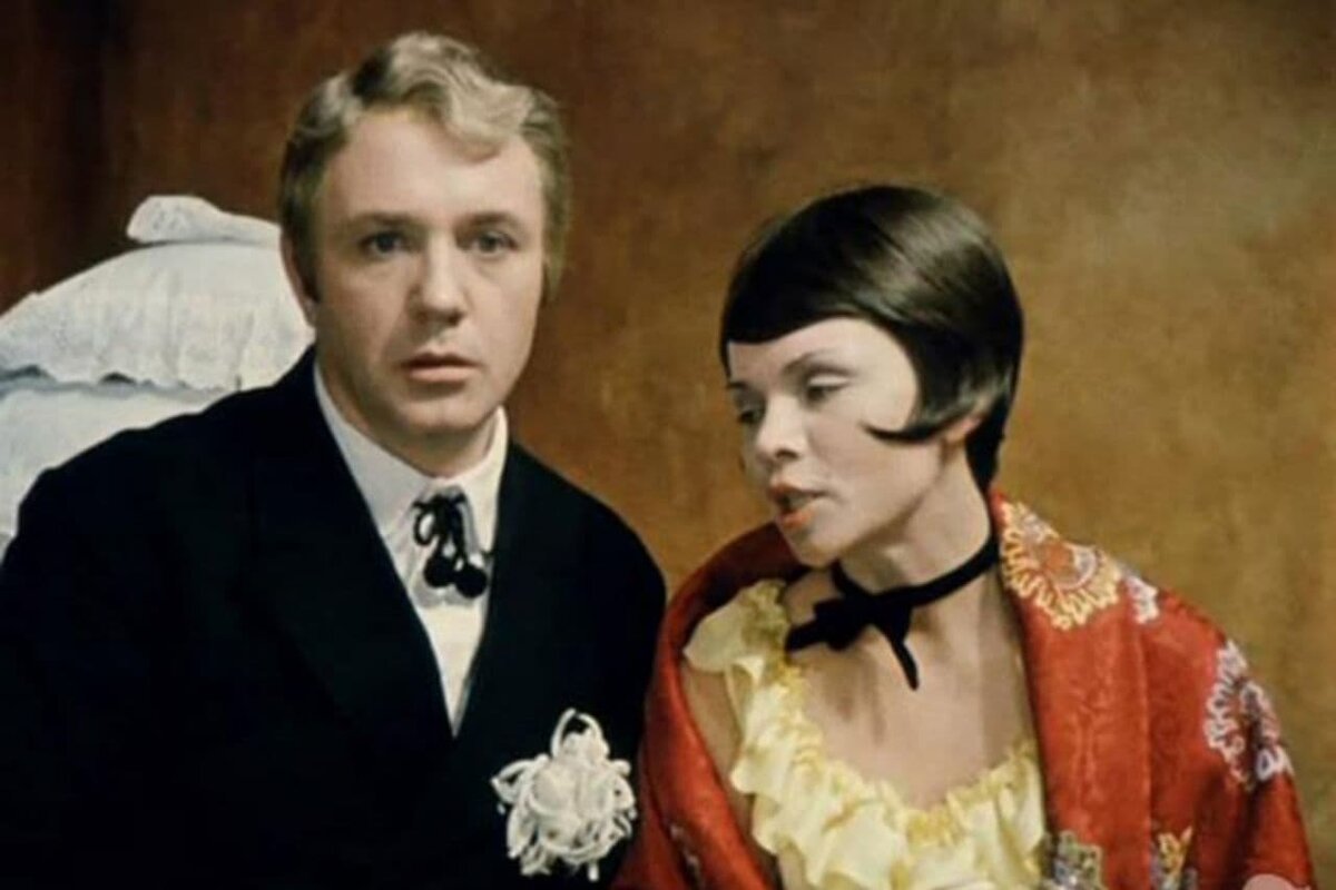 кадр из к/ф "Не может быть!"  - Да не волнуйтесь вы, Владимир, дочка тоже вам ничего не будет стоить"