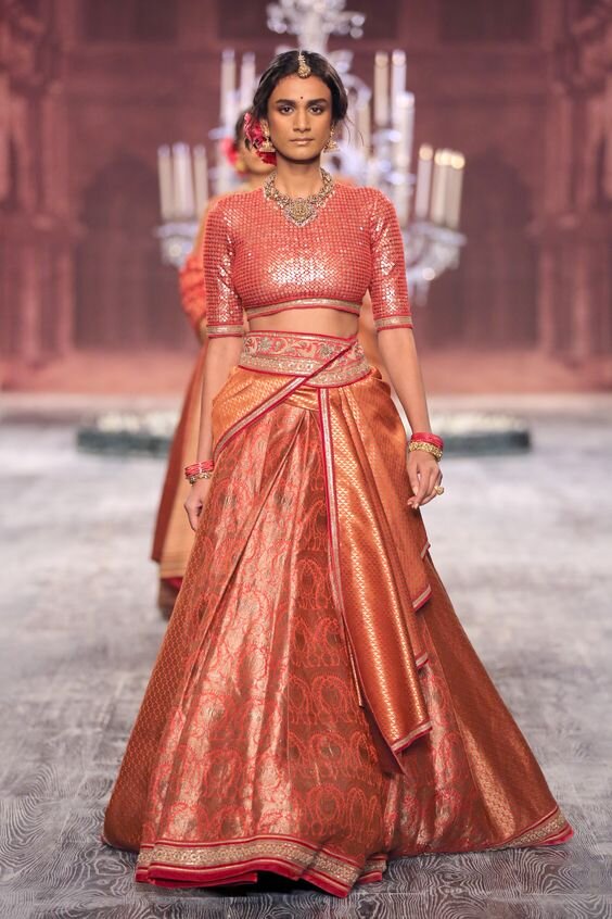 Tarun Tahiliani's Wedding Collection 2016 India Couture Week.