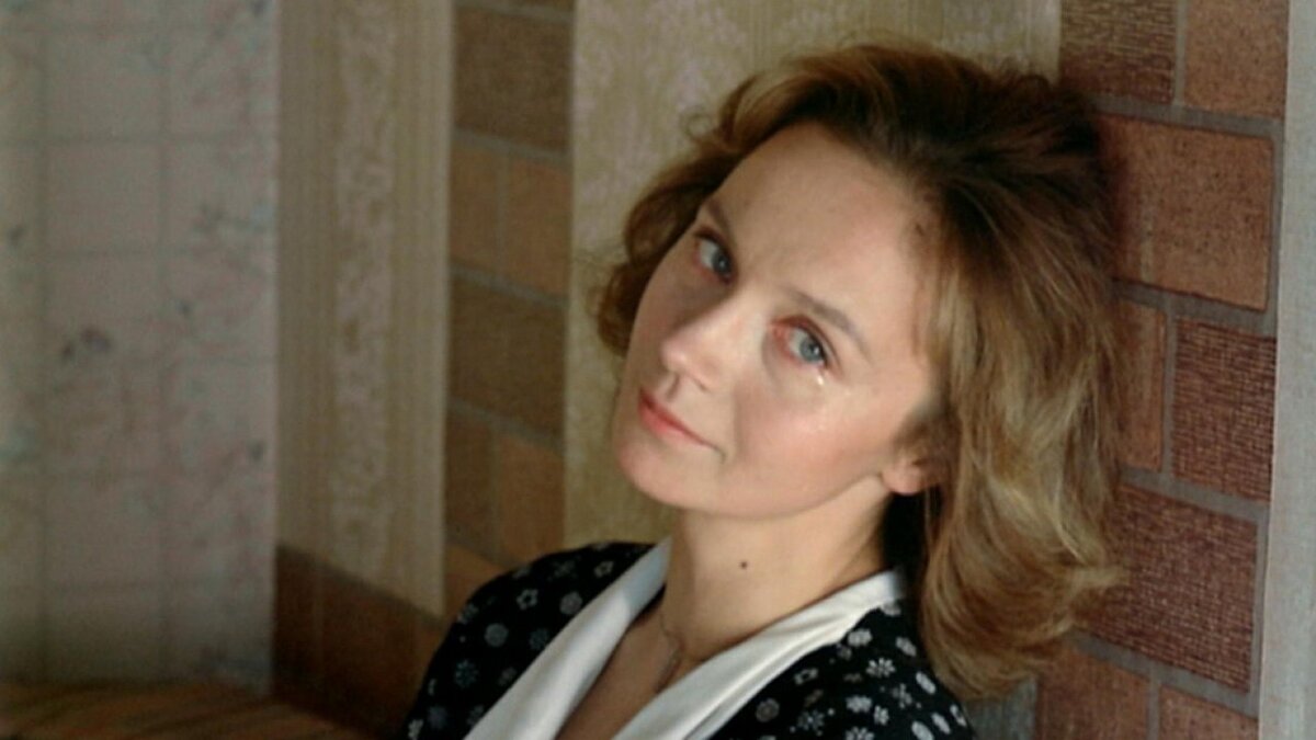 Кадр из фильма «Одинокая женщина желает познакомиться»