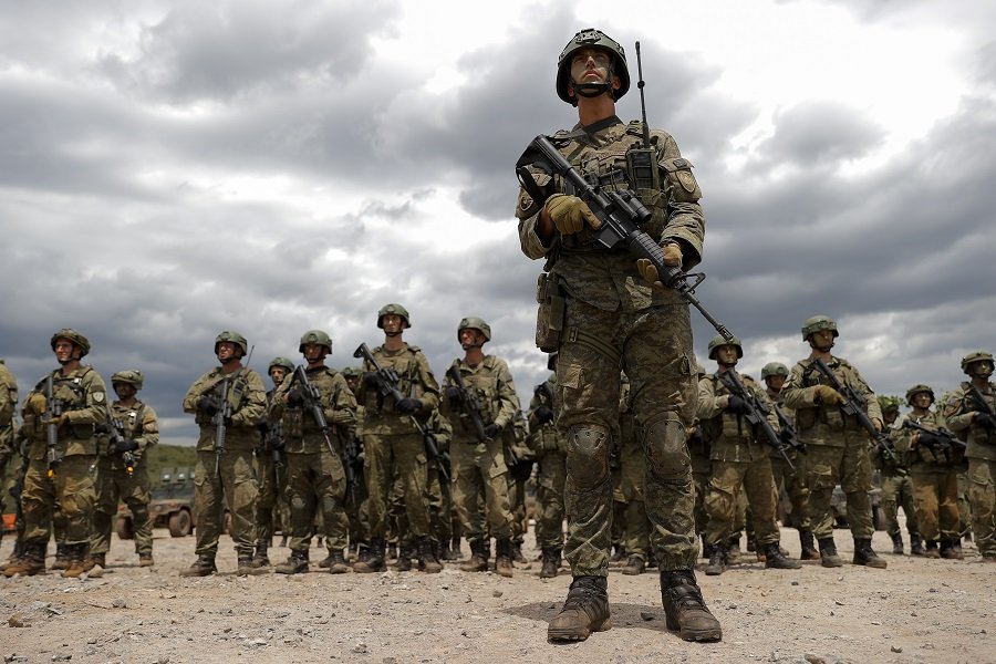 Военные учения НАТО в Косово - Фото: EPA/TASS