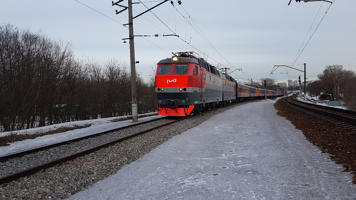 ЧС7-004 с поездом N-1 "Латвия" Москва-Рига