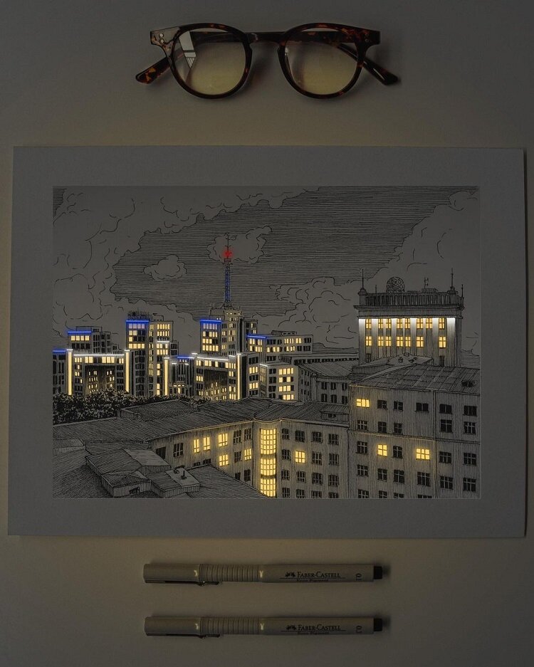 Молодой украинский художник придумал как разнообразить свои городские скетчи.