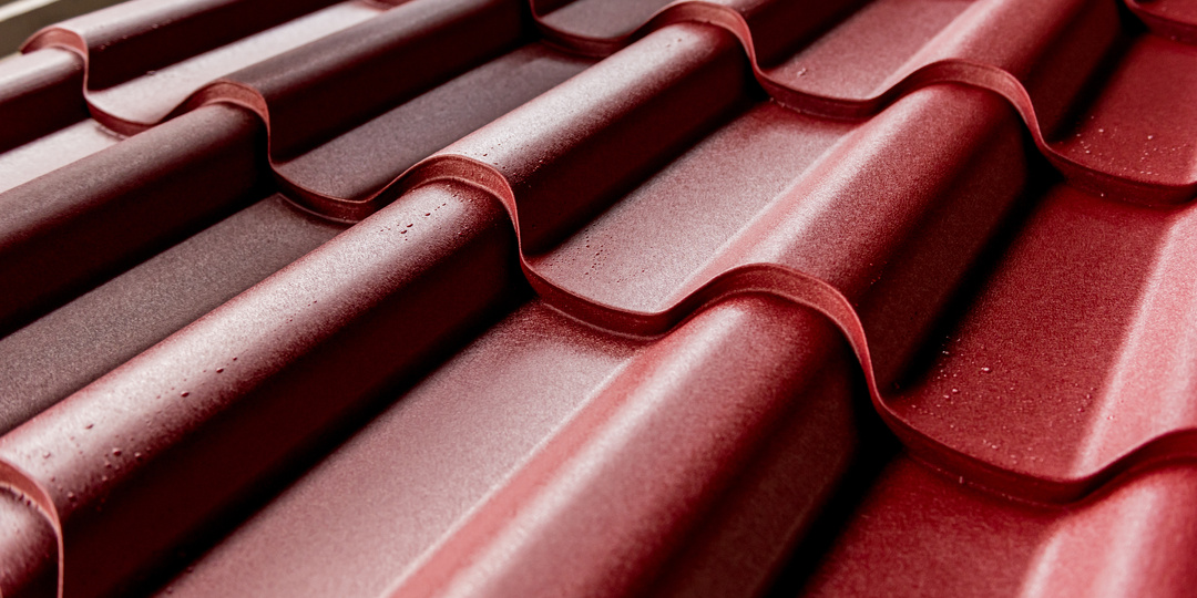 МЯГКАЯ КРОВЛЯ ИЛИ МЕТАЛЛОЧЕРЕПИЦА: ПЛЮСЫ И МИНУСЫ