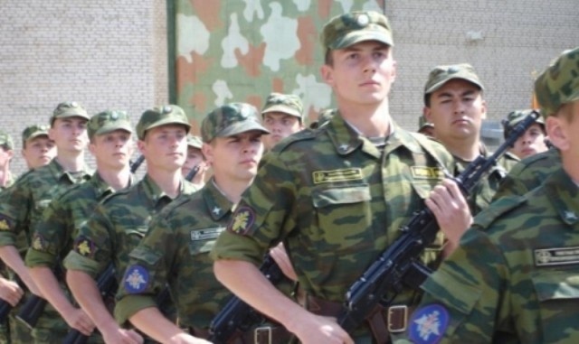 Традиционно во время призыва будут работать горячие линии для призывников и их родителей - с 14 октября