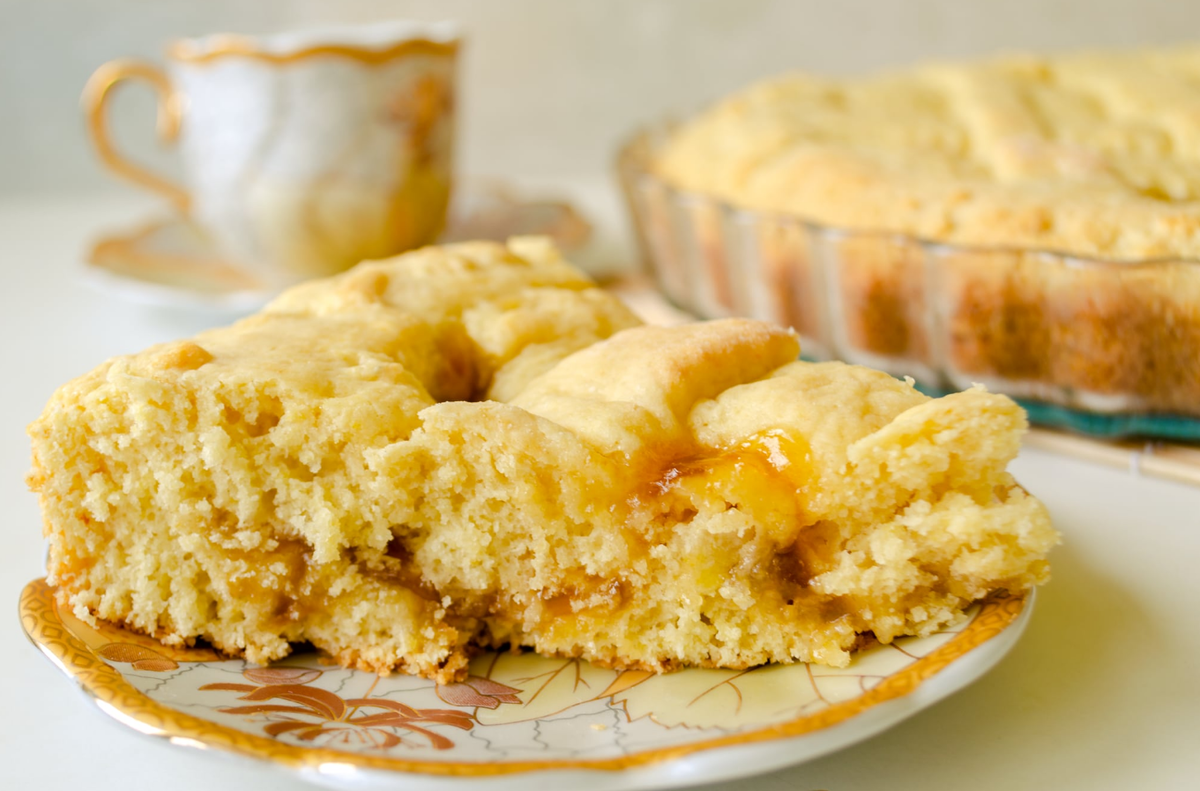 >Бисквитный пирог с вареньем<