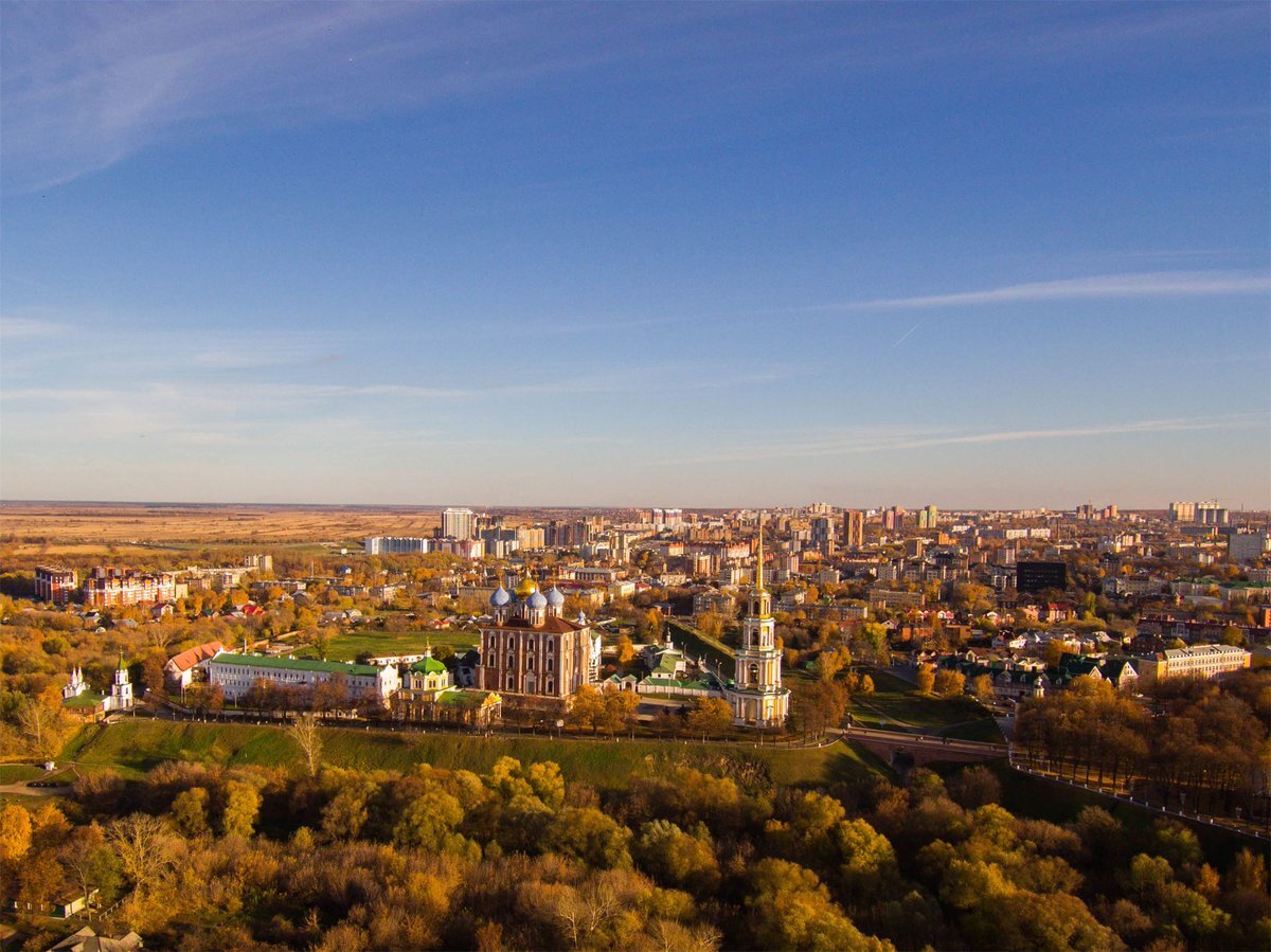 Над рязанью. Рязань осень. Рязань осенью. Красивые места Рязани за городом. Рязань осенью картинки.