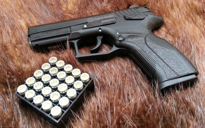 Травматический пистолет почти бесполезен. /Фото: ru.artsdot.com.