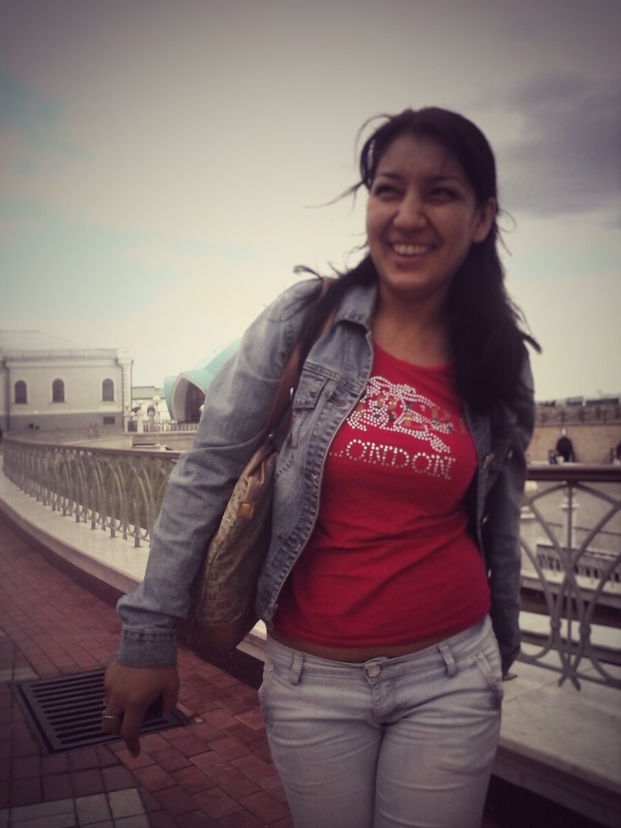 «Она идёт по жизни смеясь» мечеть Кул Шариф г.Казань