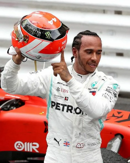 Льюис Хамильтон - фото "Яндекс Картинки"