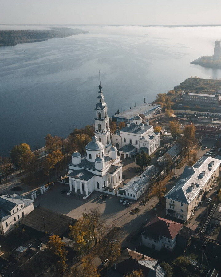 Потехин Уездный городок Кинешма