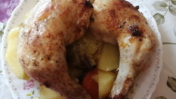 Курица с картошкой и овощами в рукаве