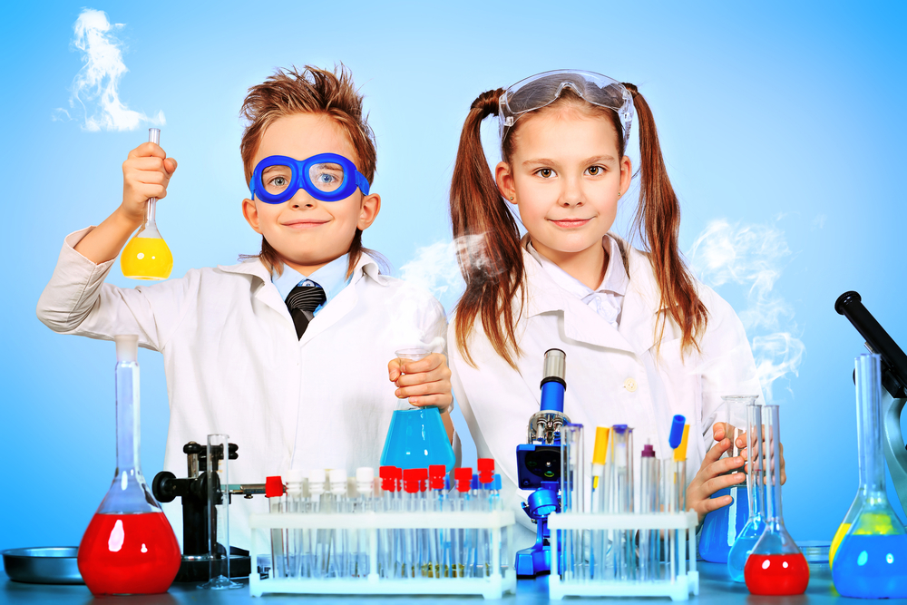 Взрослые часто вспоминают уроки физики и химии в школе как самые нелюбимые предметы.