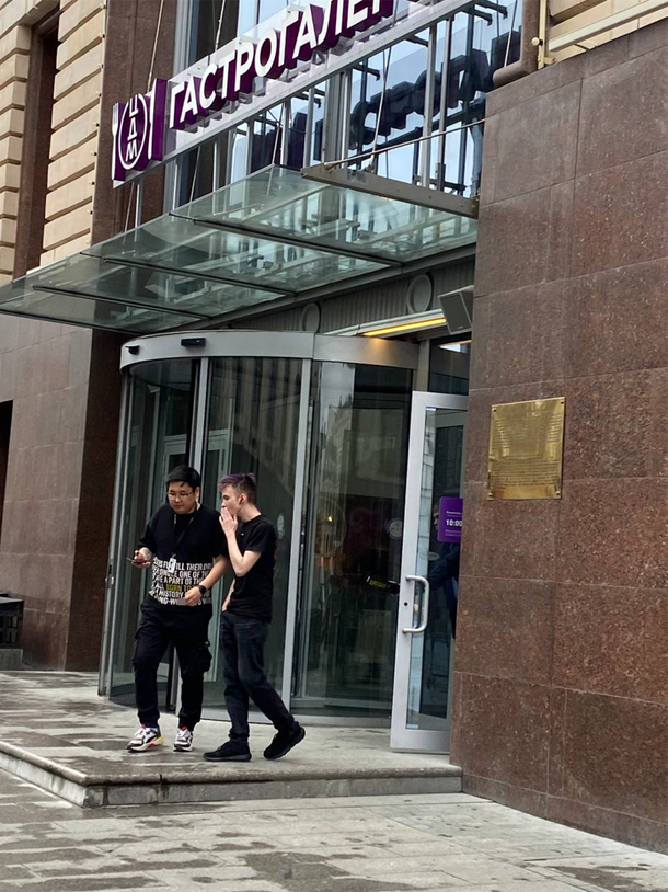 Gilgir и Jamba у Winstrike Arena в Москве  📷
