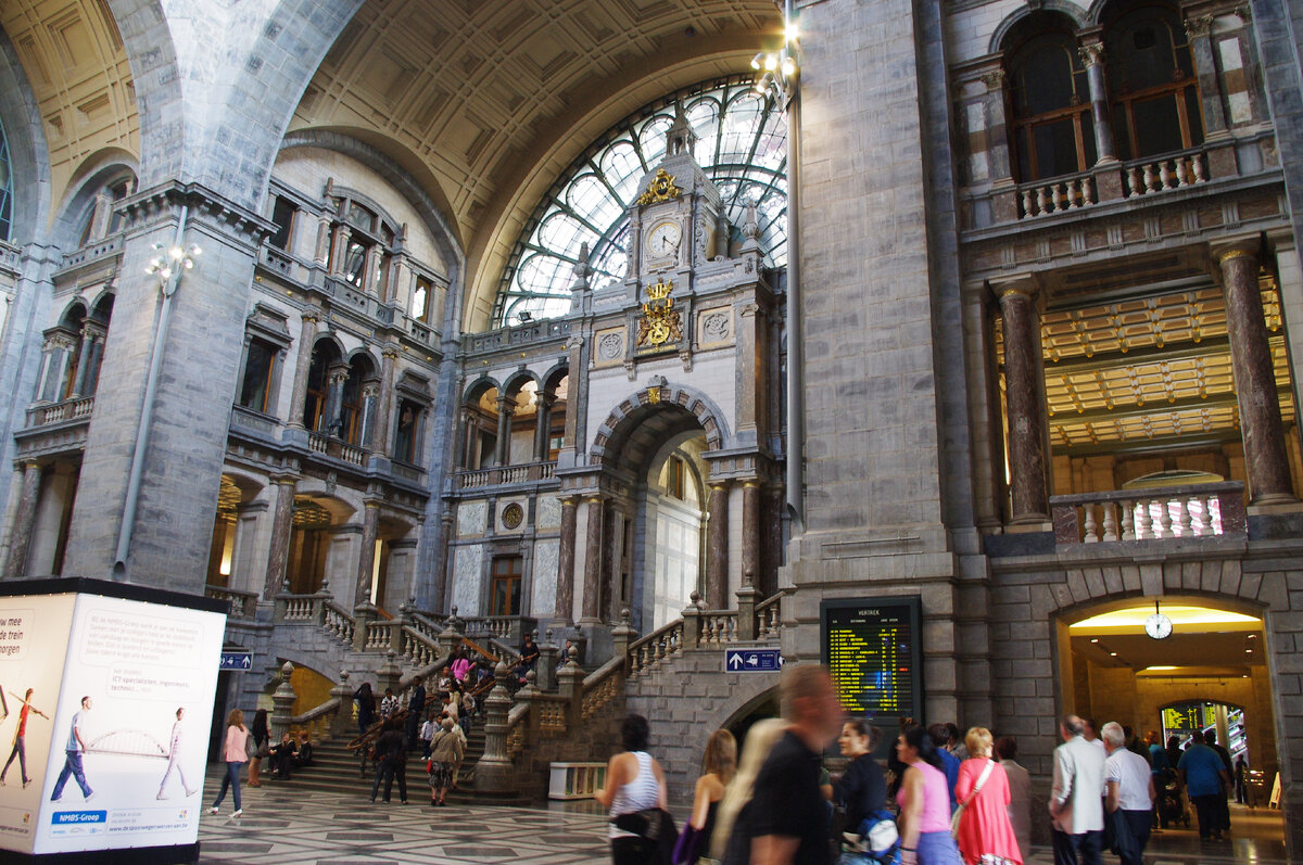 Вокзал Антверпена.