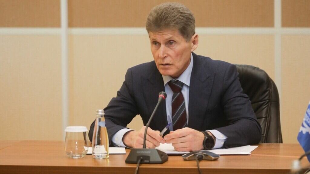     Губернатор Приморского края Олег Кожемяко посетил Арсеньев, в том числе знаменитый авиазавод. На состоявшемся там совещании глава края рассказал, какие изменения ждут систему подготовки кадров для предприятия.