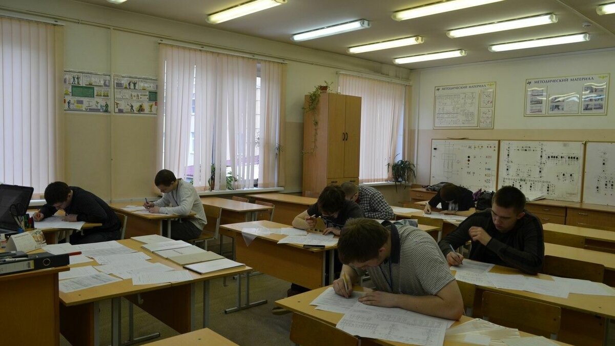     В кресло руководителя вуза с приставкой «и.о.» сядет проректор по учебной работе Наталья Макарова.