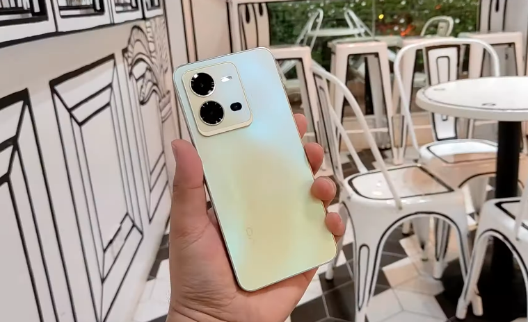 Vivo V25e desing backside image