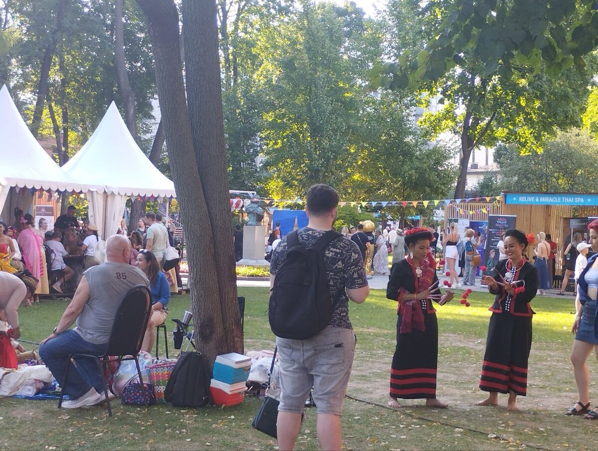 Кто чем занимается)