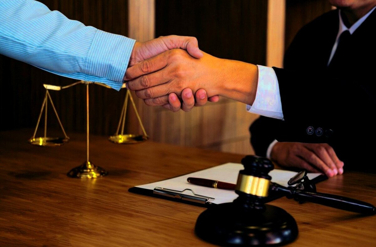 бизнес адвокат. юридические услуги. юридическое сопровождение. юрист в суде. юридическое обслуживание организаций.