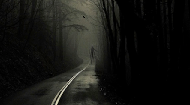 Странные существа которые были замечены в Москве лазят по окнам и пугают людей!