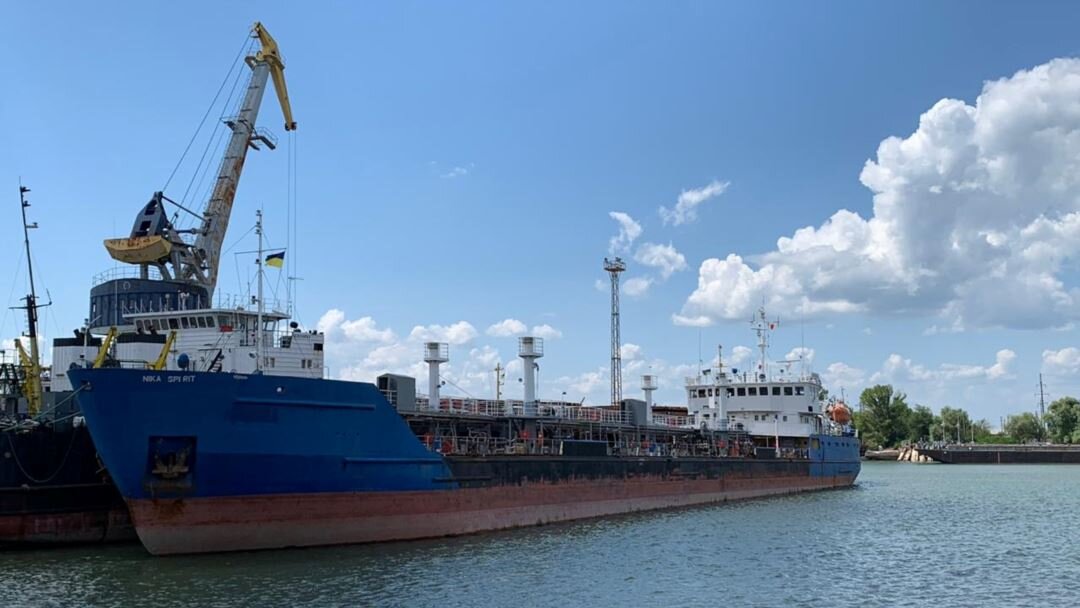 Российский танкер Nika Spirit после его захвата в Украине. 25 июля 2019 г