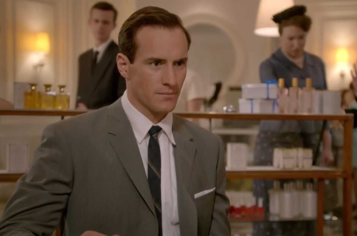 Кадр из сериала "Леди-детектив мисс Перегрин Фишер", в роли Джеймса Стида - Джоэл Джексон