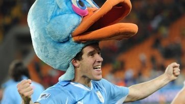 Фото: sportsdaily.ruАндрес Скотти, в сезонах-2003/06 выступавший за казанский «Рубин», считает, что в России пьют все. В интервью sportsdaily.ru 43-летний уругваец признался, что традиции его родной страны кардинально отличаются от российских.
