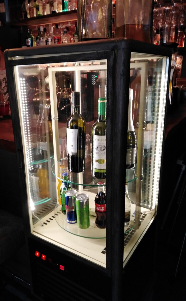 Вот так оказалось по факту. Ред Булл в кондитерке, н-да.... Фото из личного архива