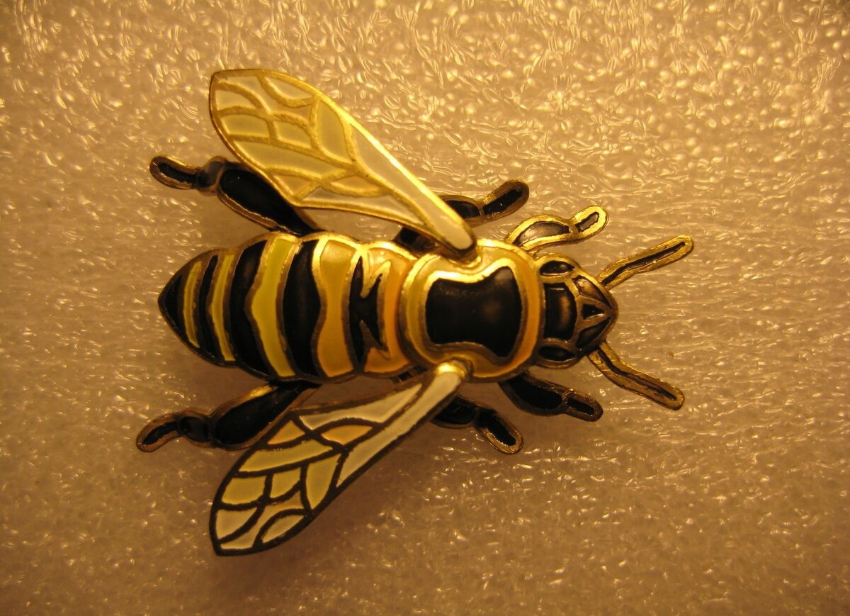 Пчелка из золота