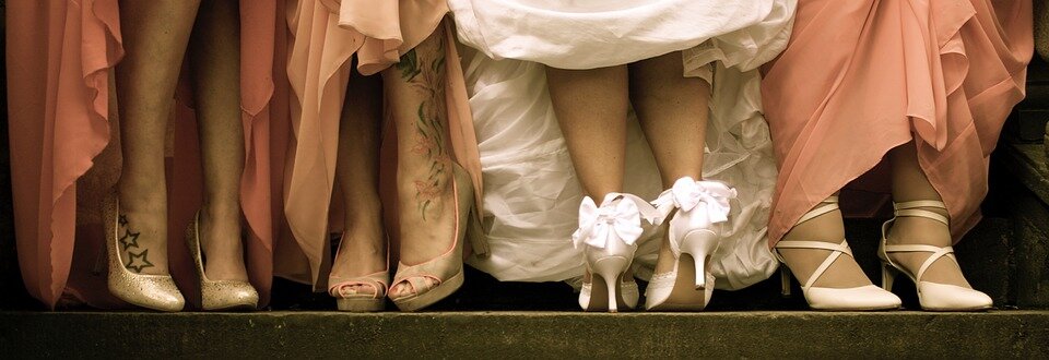 Photo: https://cdn.pixabay.com/photo/2017/09/07/10/57/shoes-2724635_960_720.jpg 