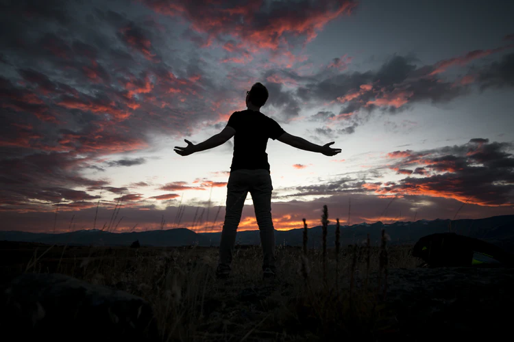 https://unsplash.com/photos/QLZIUMjGiAk