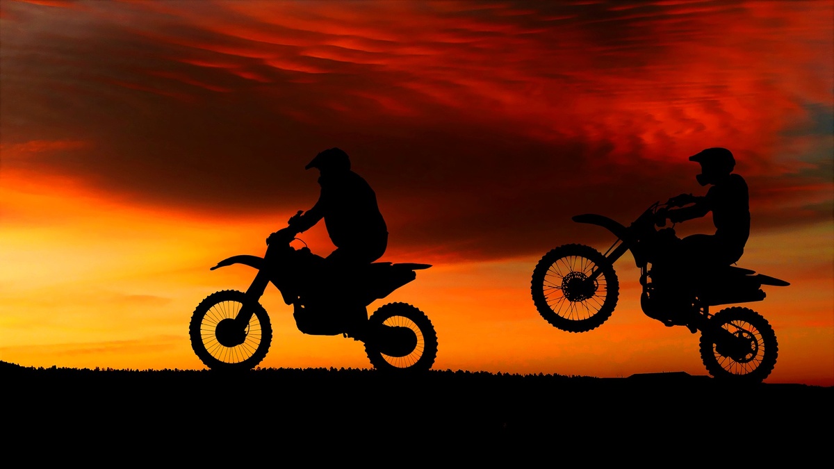 https://pixabay.com/illustrations/sunset-motorcycles-transport-engine-4010783/