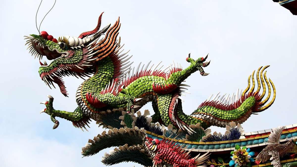 https://cdn.pixabay.com/photo/2015/08/03/05/44/dragon-872933_1280.jpg
