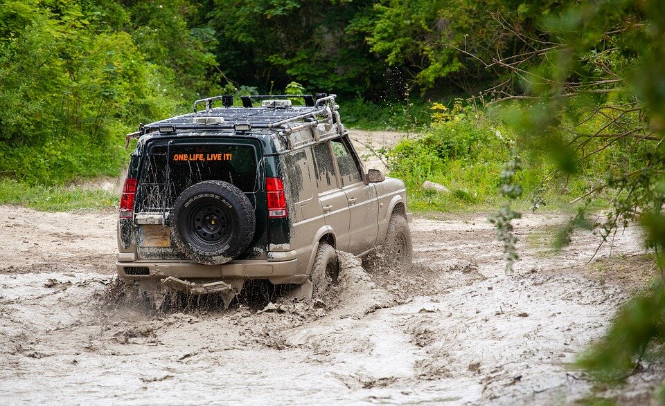 https://pixabay.com/photos/off-road-4x4-mud-adventure-4294617/
