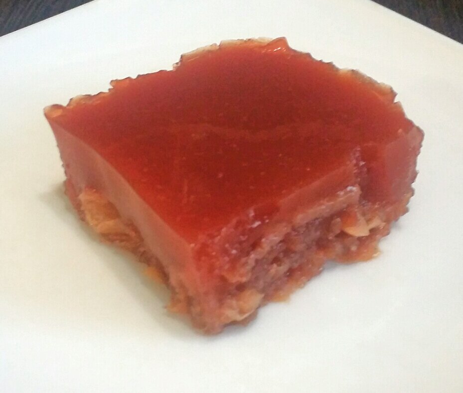 Заливная рыба под борщом