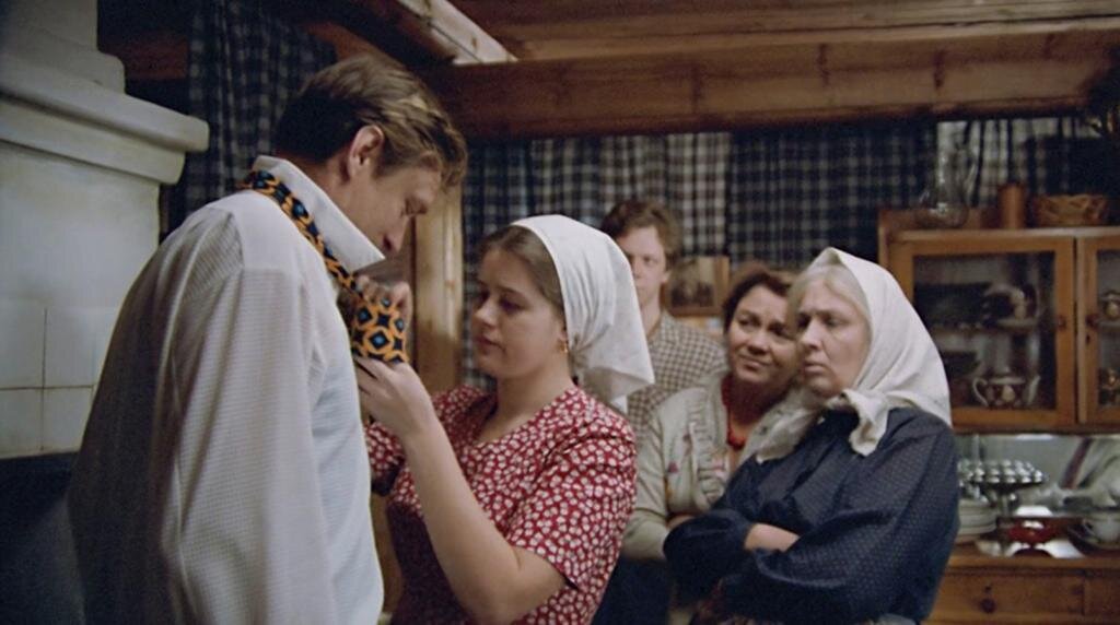 Чем мне не нравится фильм "Любовь и голуби". Унизительная мораль фильма ...