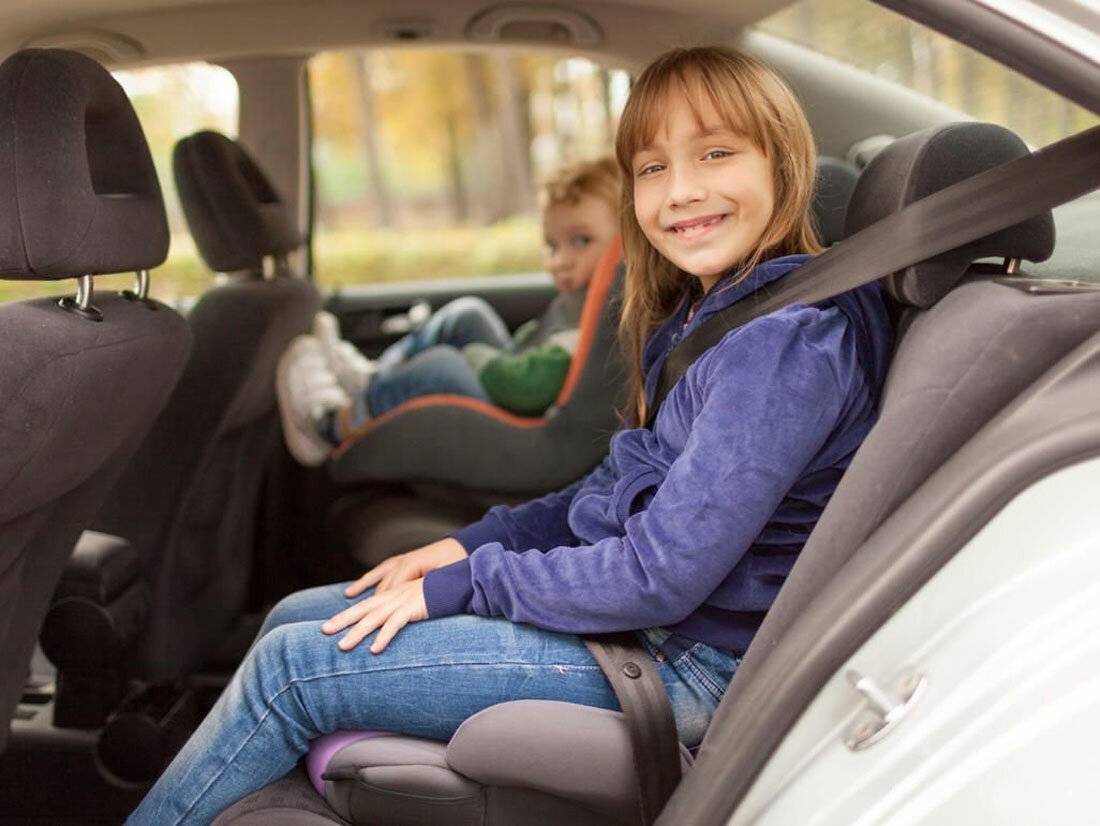 Перевозка детей с 7 лет в легковом автомобиле без кресла на заднем сидении