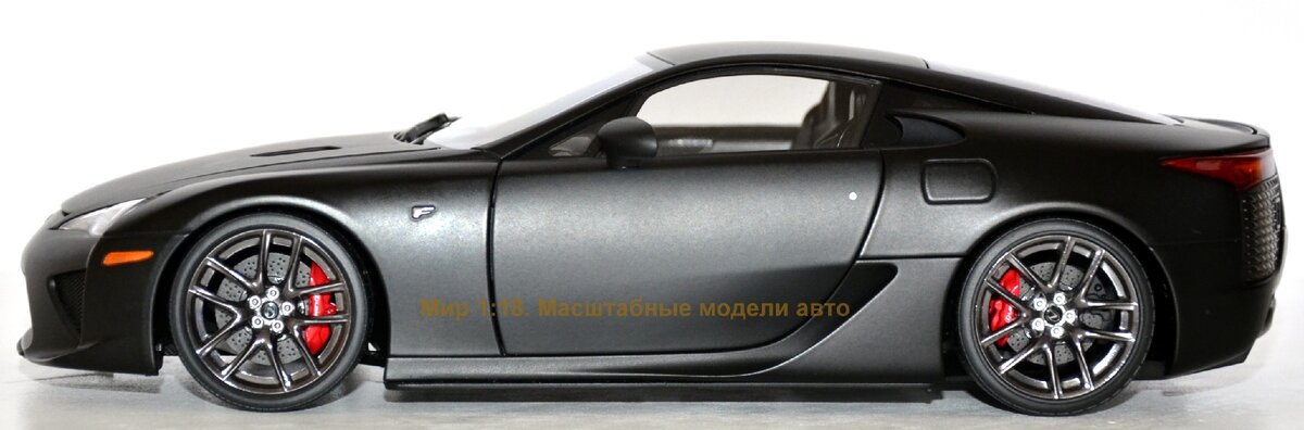 Модель выполнена в четырех цветах: красном, желтом, белом и матовом черном, как у меня. 