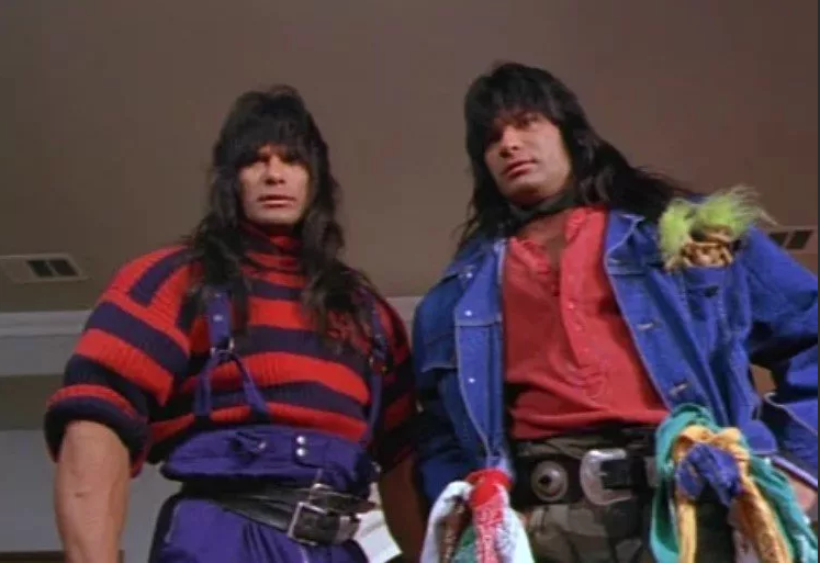 Кадр из фильма "Няньки" 1994 год.