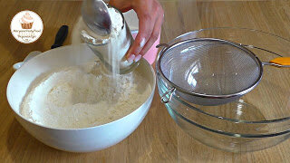 Наверняка вам встречался в иностранных рецептах такой ингредиент как "Cake Flour" - мука для торта.-2