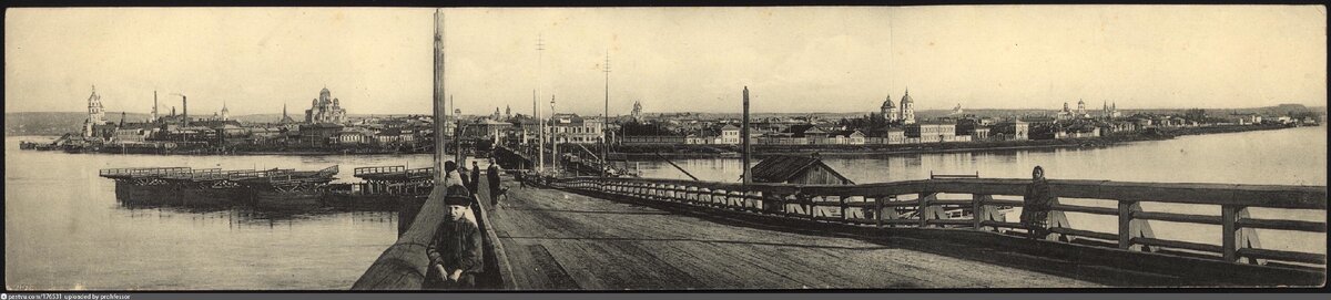 Вид на понтонный мост через Ангару. Город Иркутск. Фотография взята на сайте https://pastvu.com/p/176531