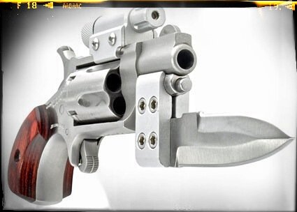 Револьвер с ножом